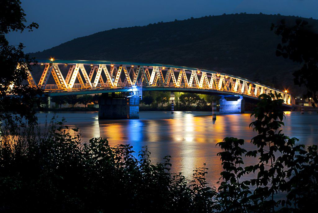 Le pont du Pouzin de nuit