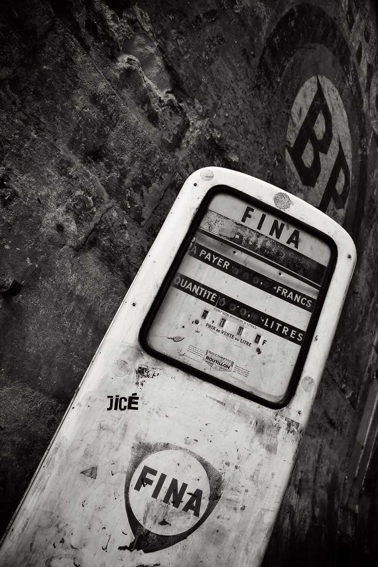 Pompe à essence vintage dans Bordeaux
