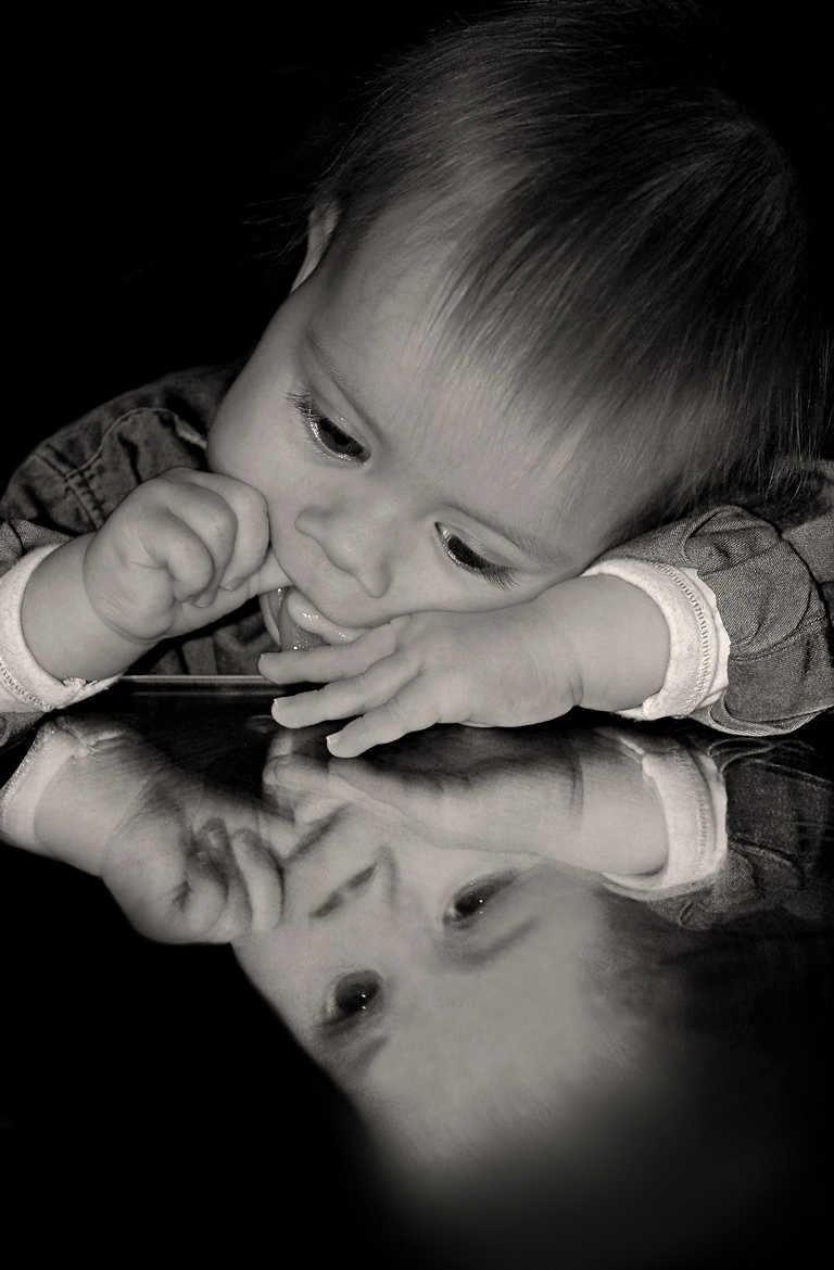 Concours Photo - Bébés - Reflexion sur réflexion par lynx