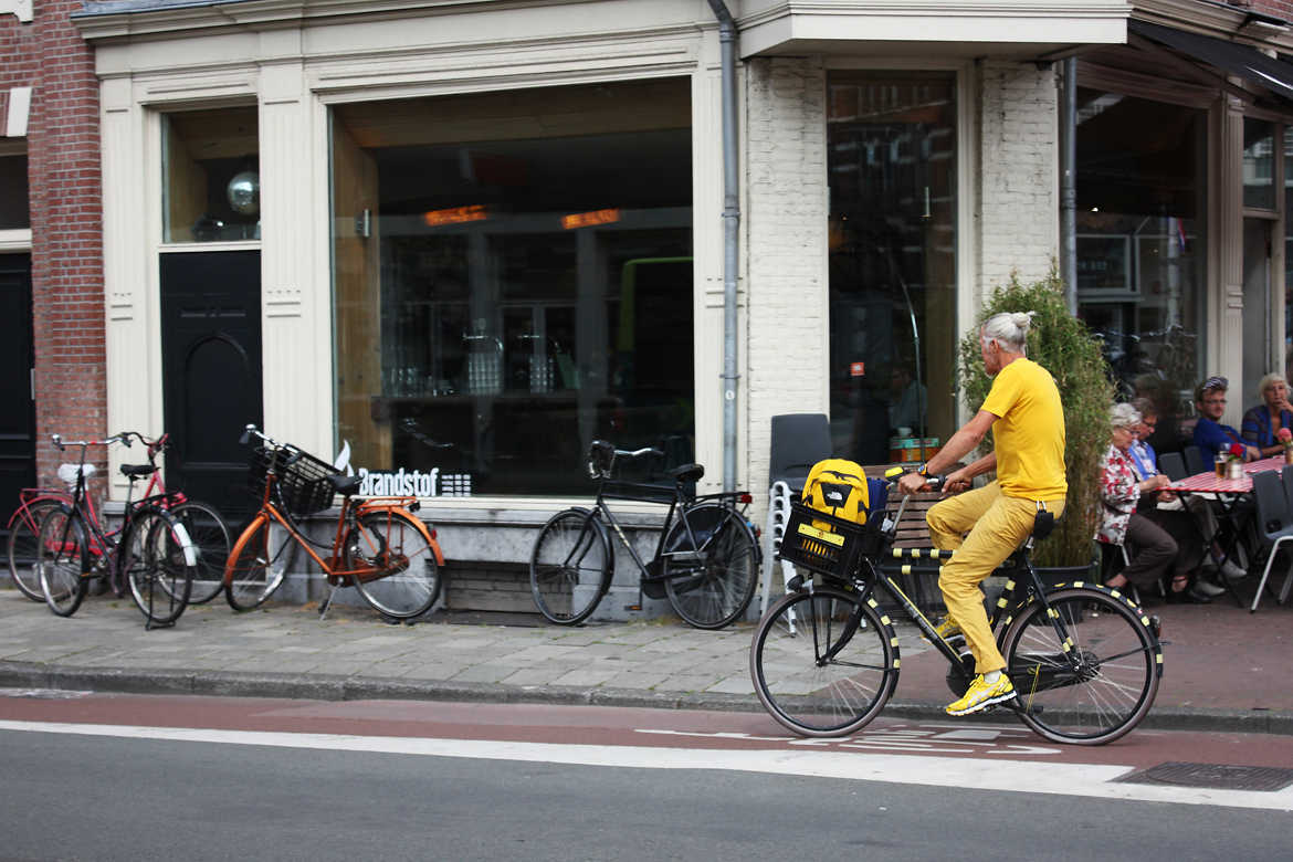 le cycliste jaune