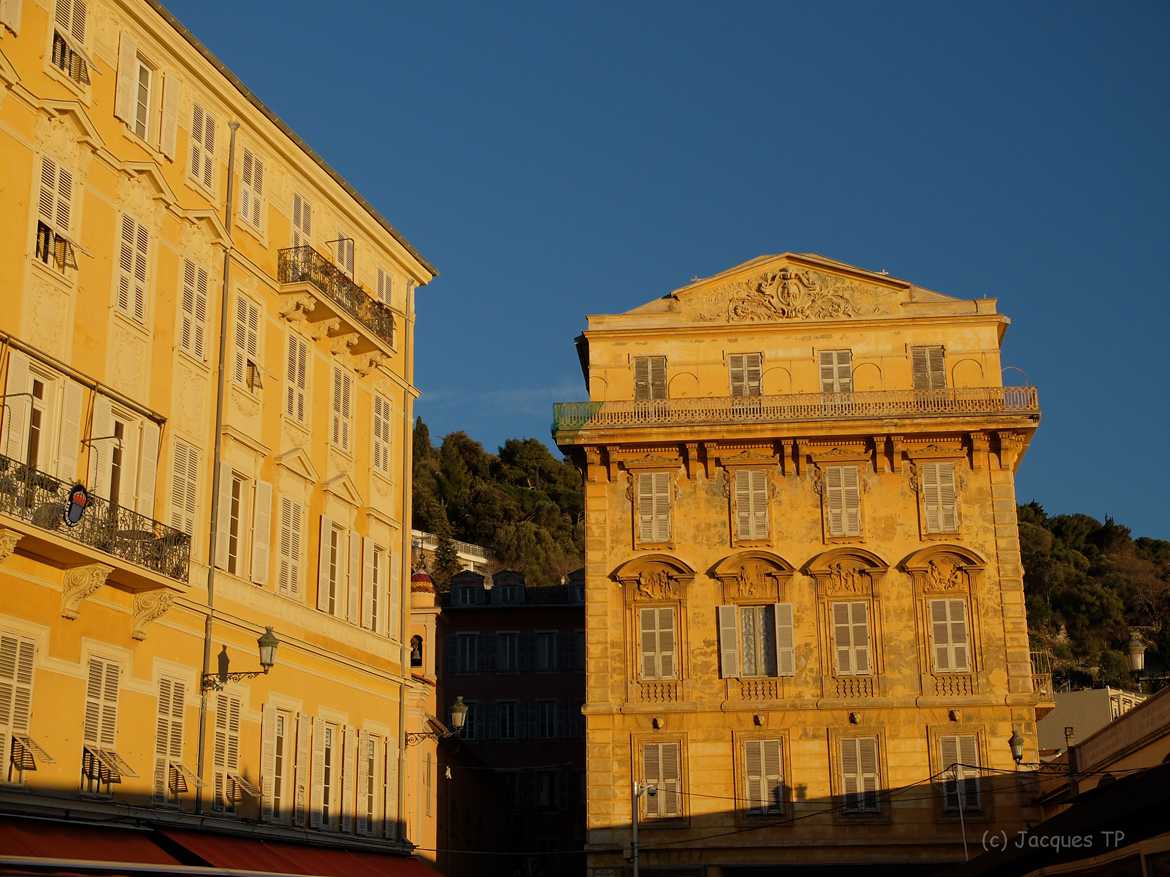 Le vieux Nice à l'heure dorée