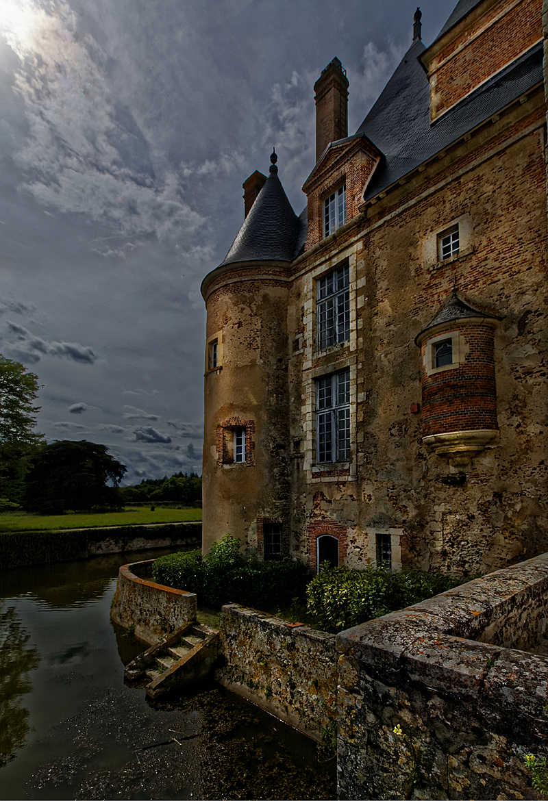 Château...