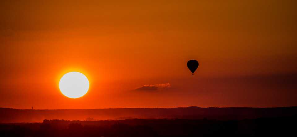 Red sun air ballon
