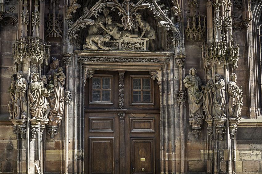 porte annexe cathédrale de Strasbourg.
