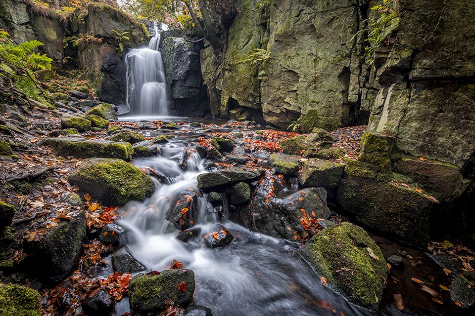 Lumsdale waterfall en automne