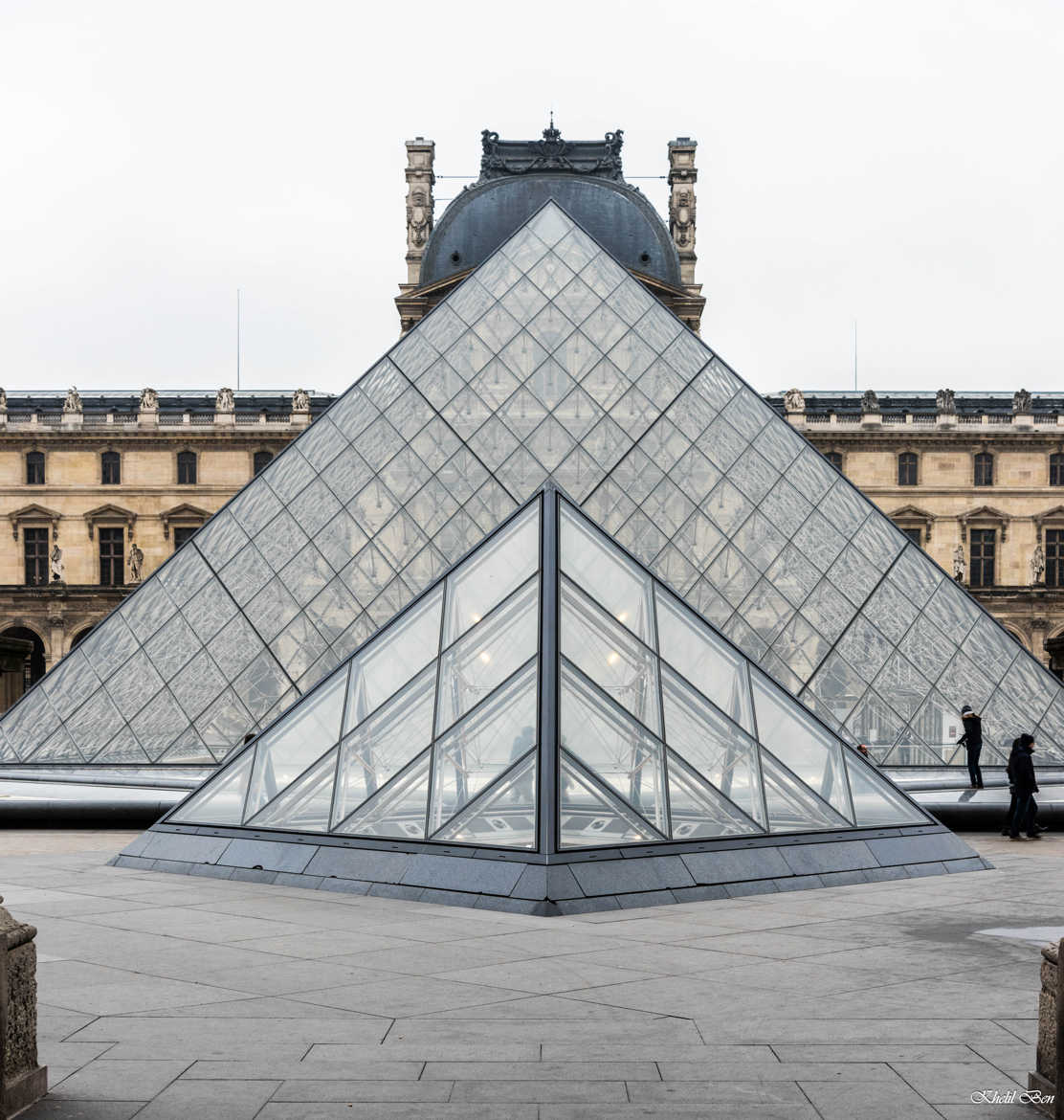 PYRAMIDES DU LOUVRE