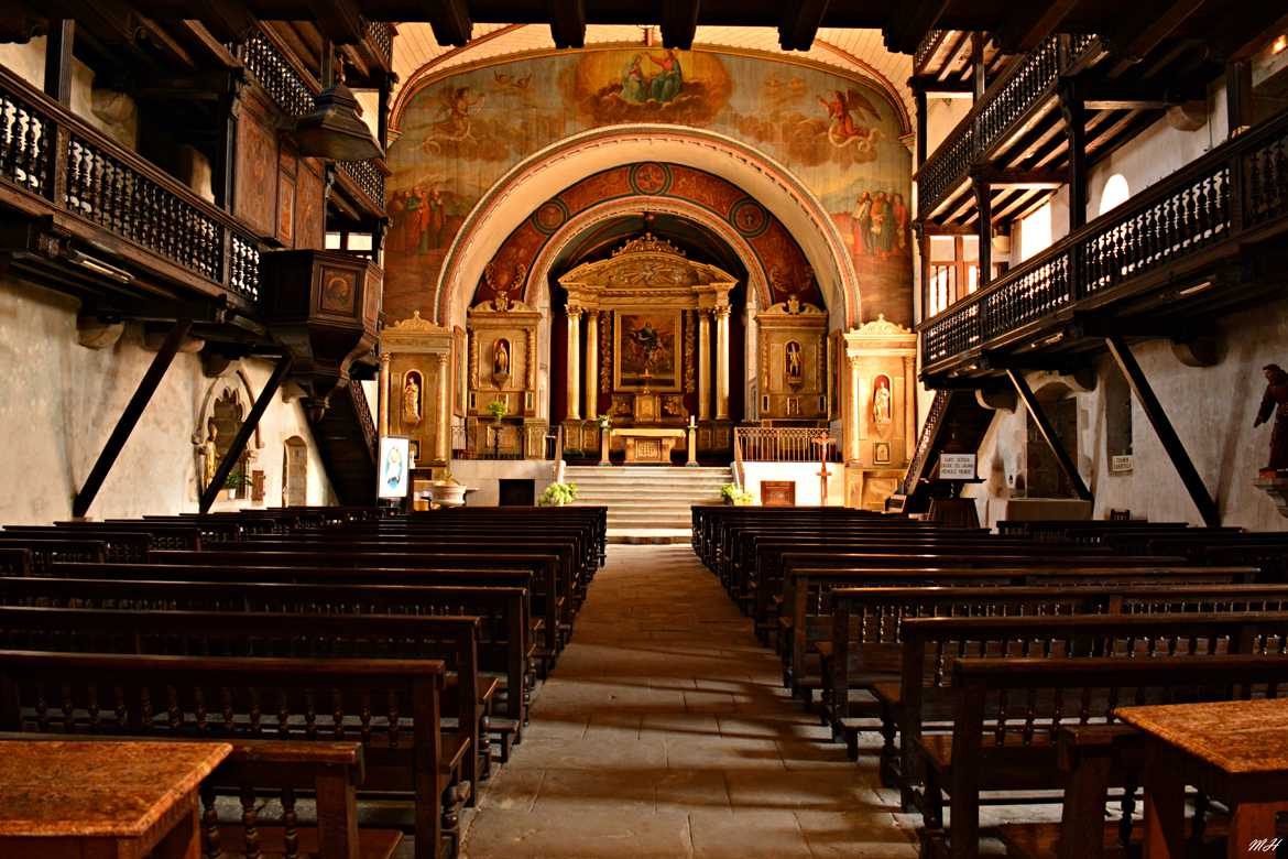 Intérieur d'église Basque