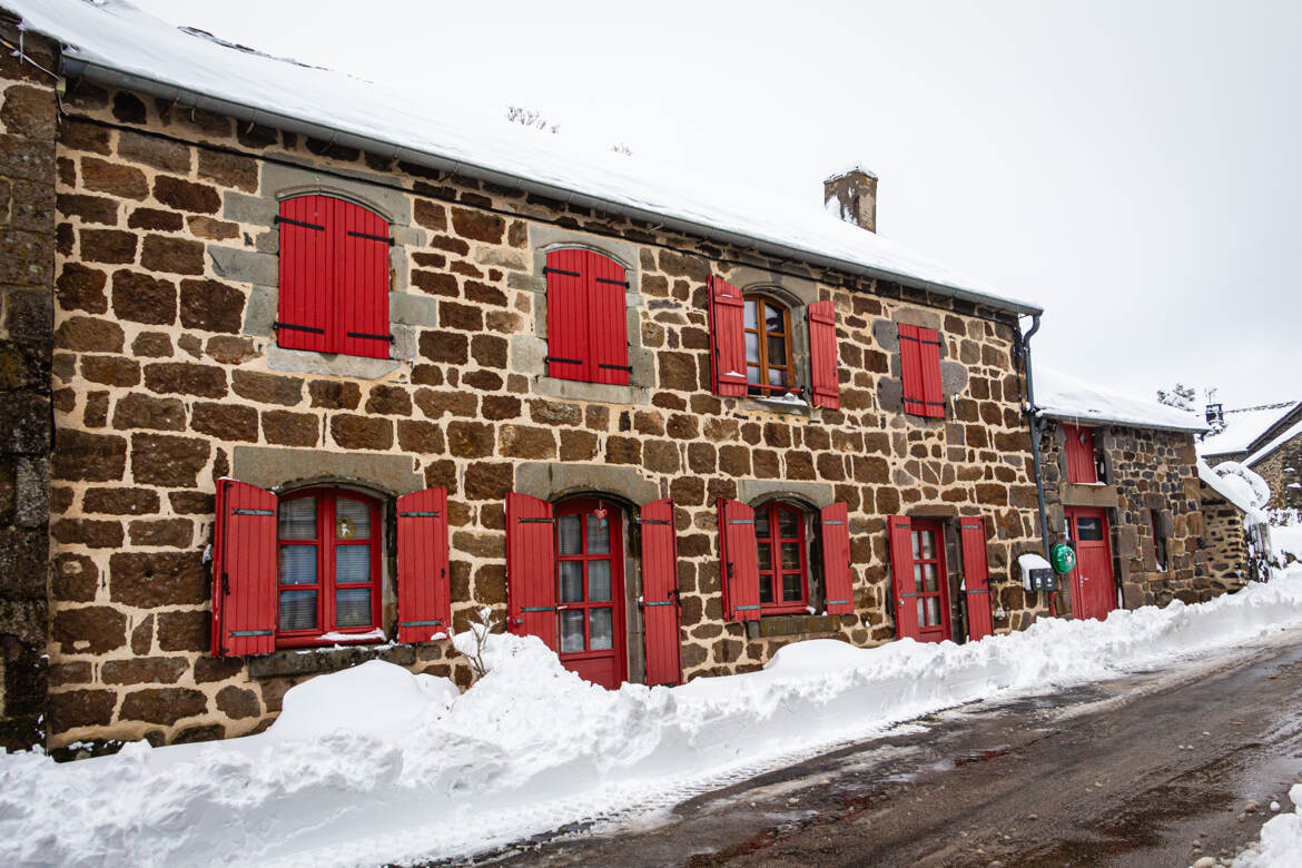 Les volets rouges