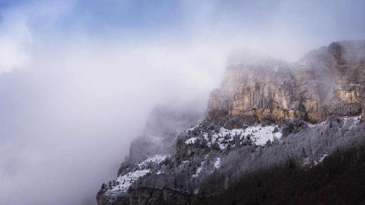 Brume sur premières neiges