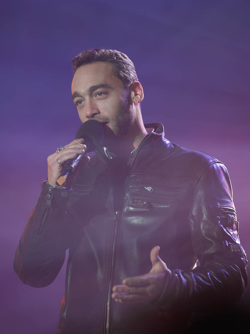 Jean-Baptiste Guégan, célèbre pour être le sosie vocal de Johnny Hallyday.
