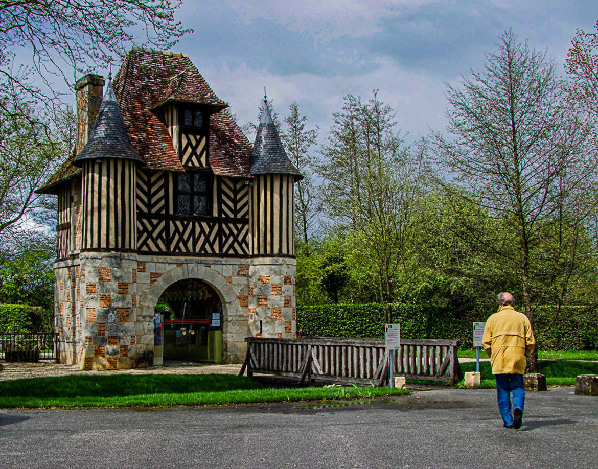 entreé du Château de Crévecoeur