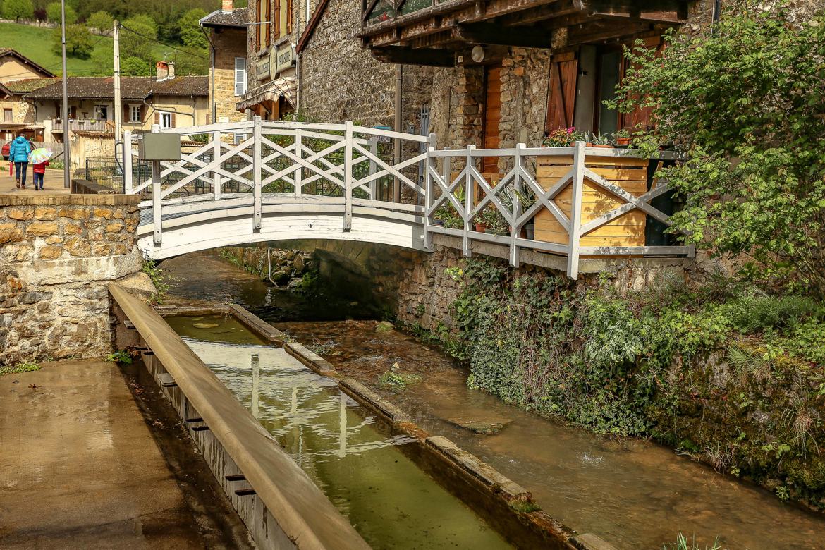 Le petit pont de bois ...