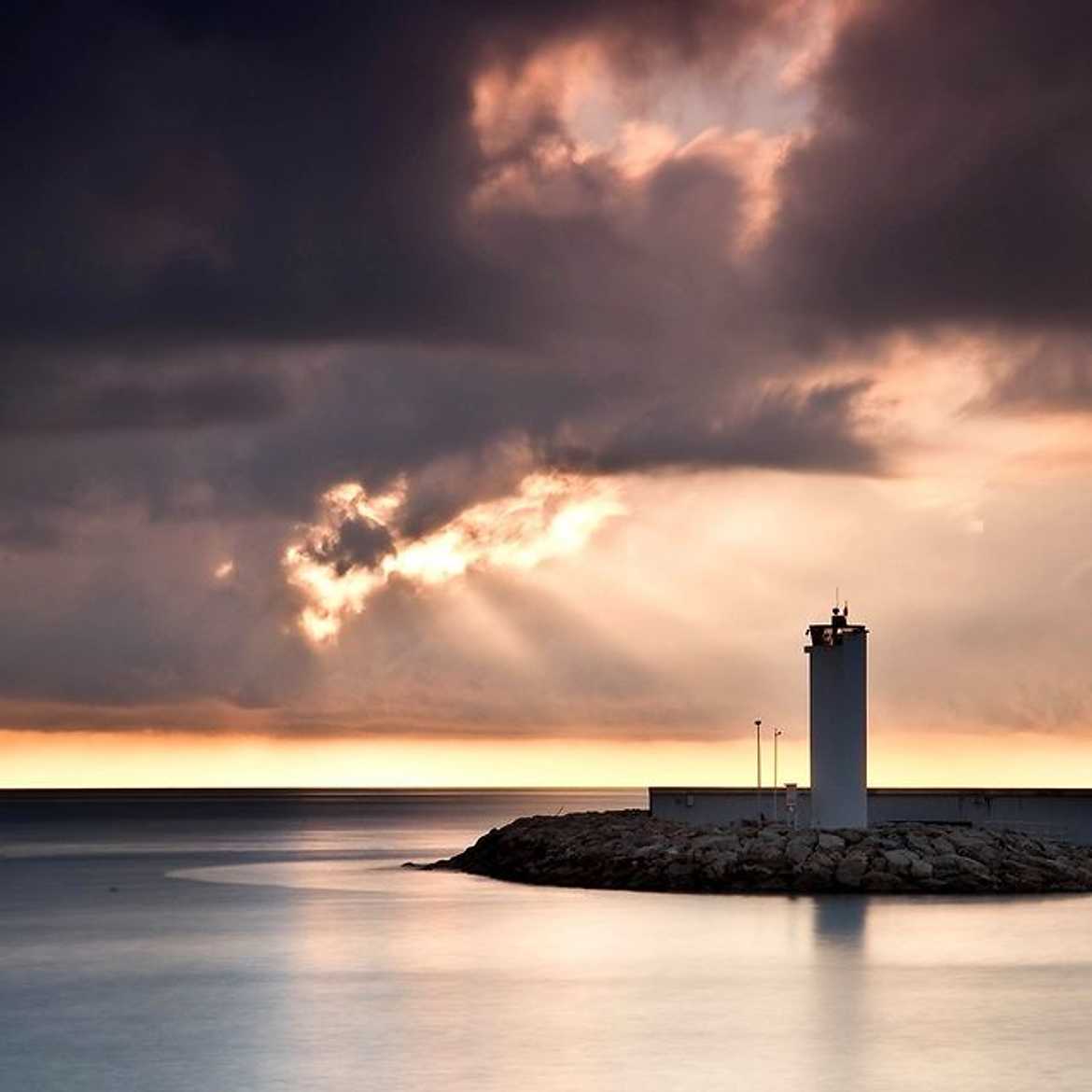 L'entrée au port...