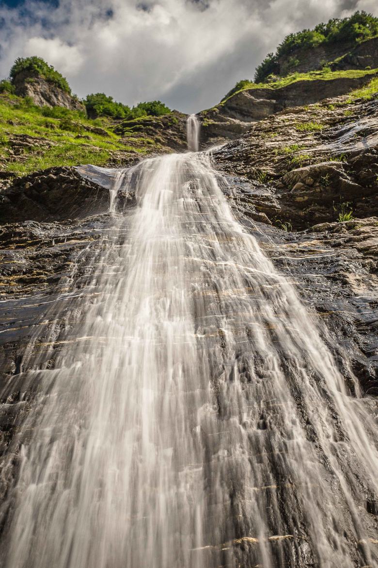 Au pied de l a cascade