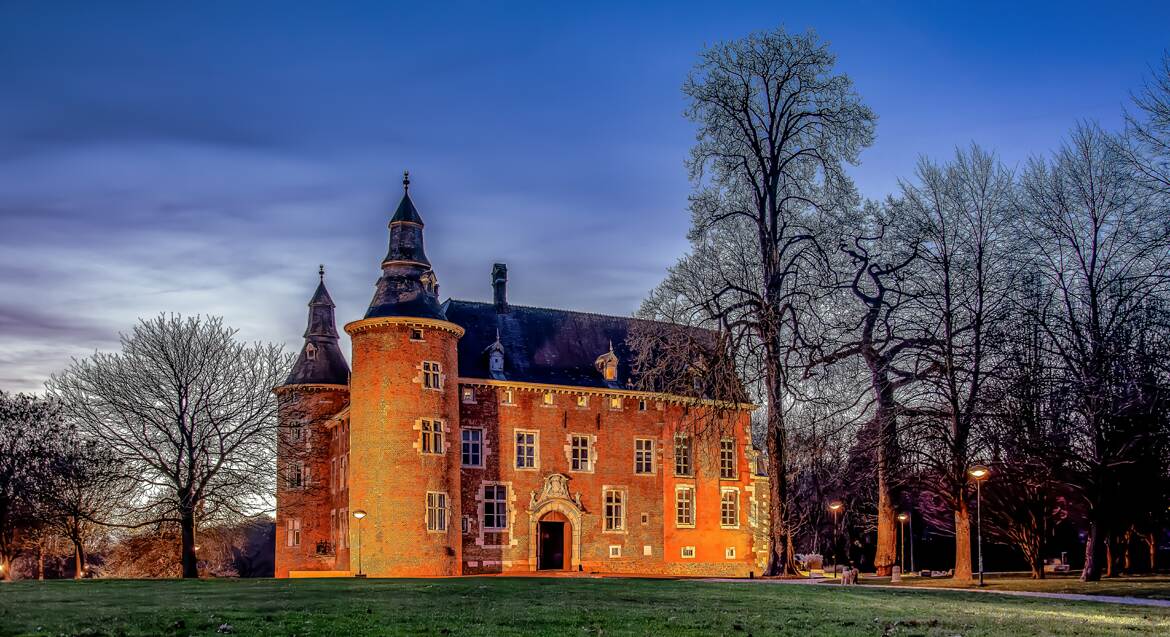 Château de Monceau au crépuscule