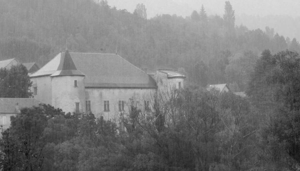 Grosse pluie en noir et blanc