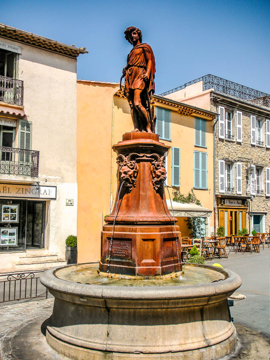 La fontaine Commandant Lamy