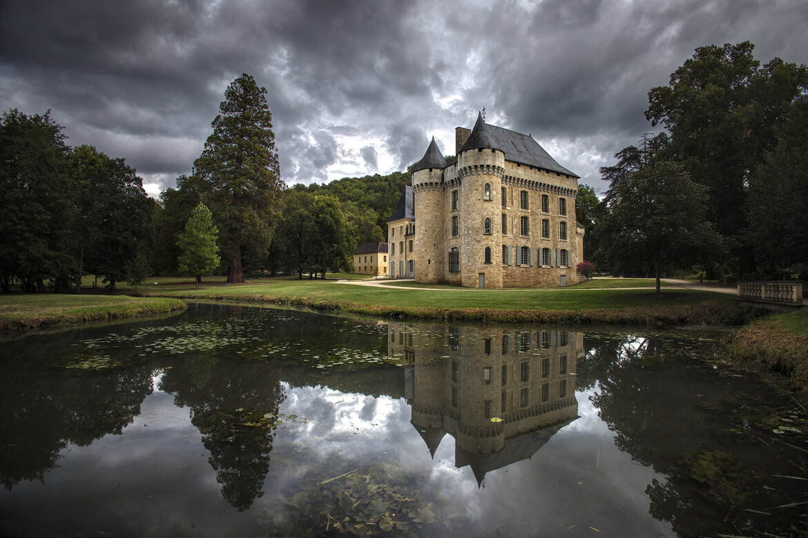 Le château et le séquoïa géant