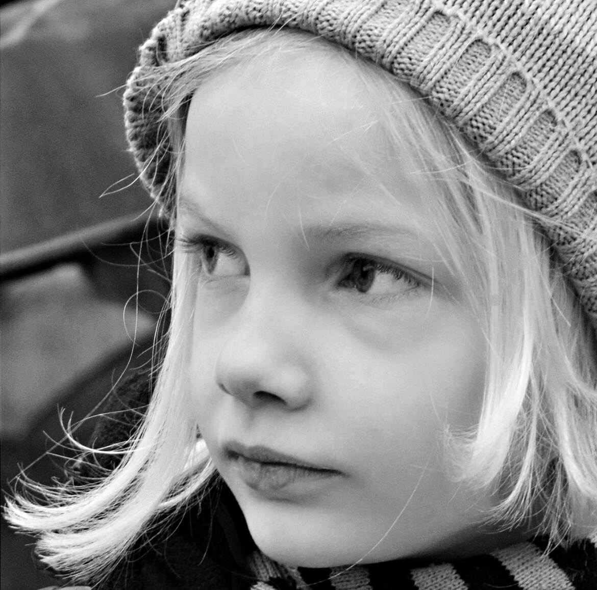 Sérieuse et intéressée