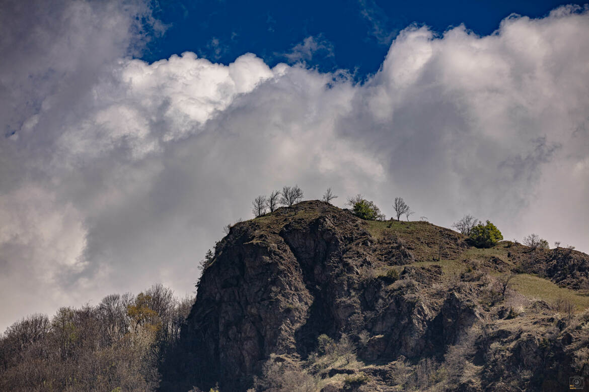 Et derrière les nuages