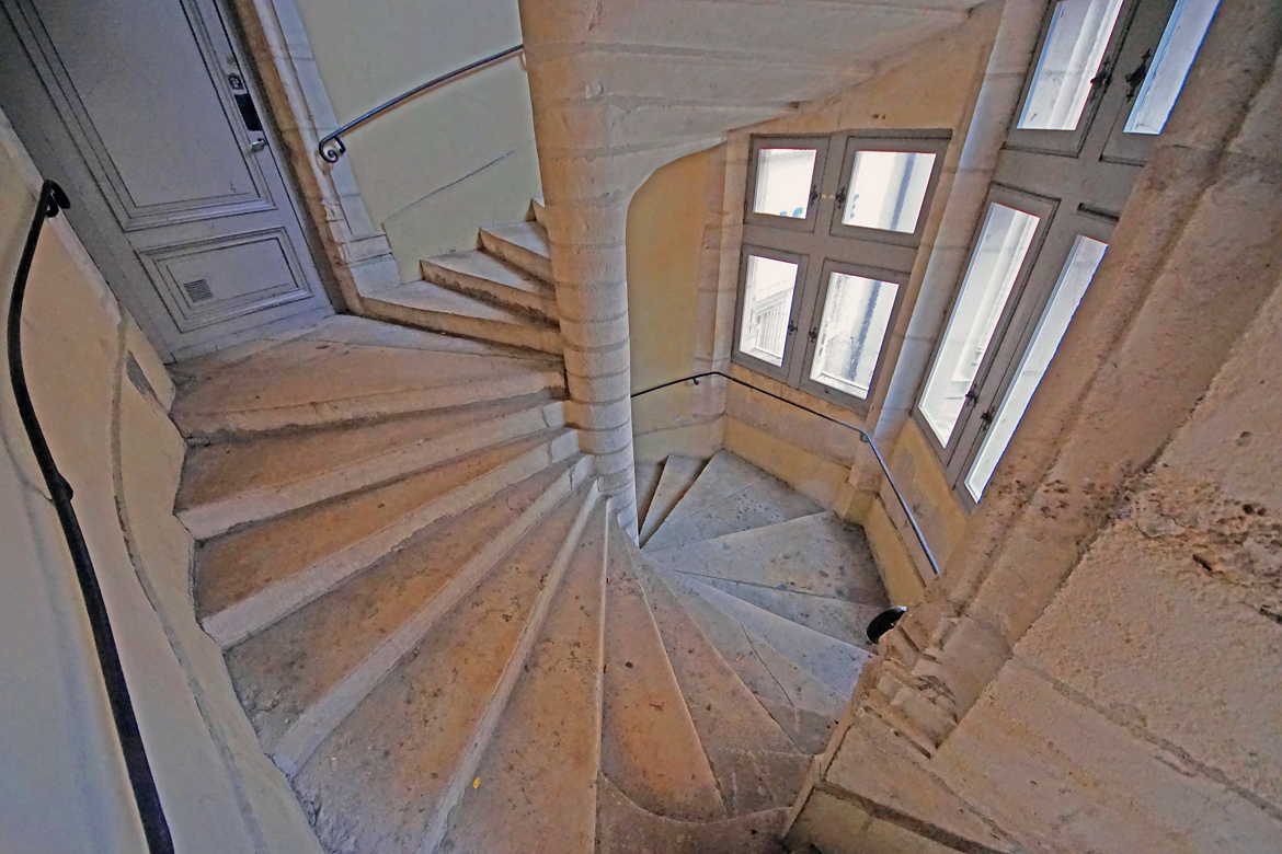 Escalier à vis maison de l'Italien