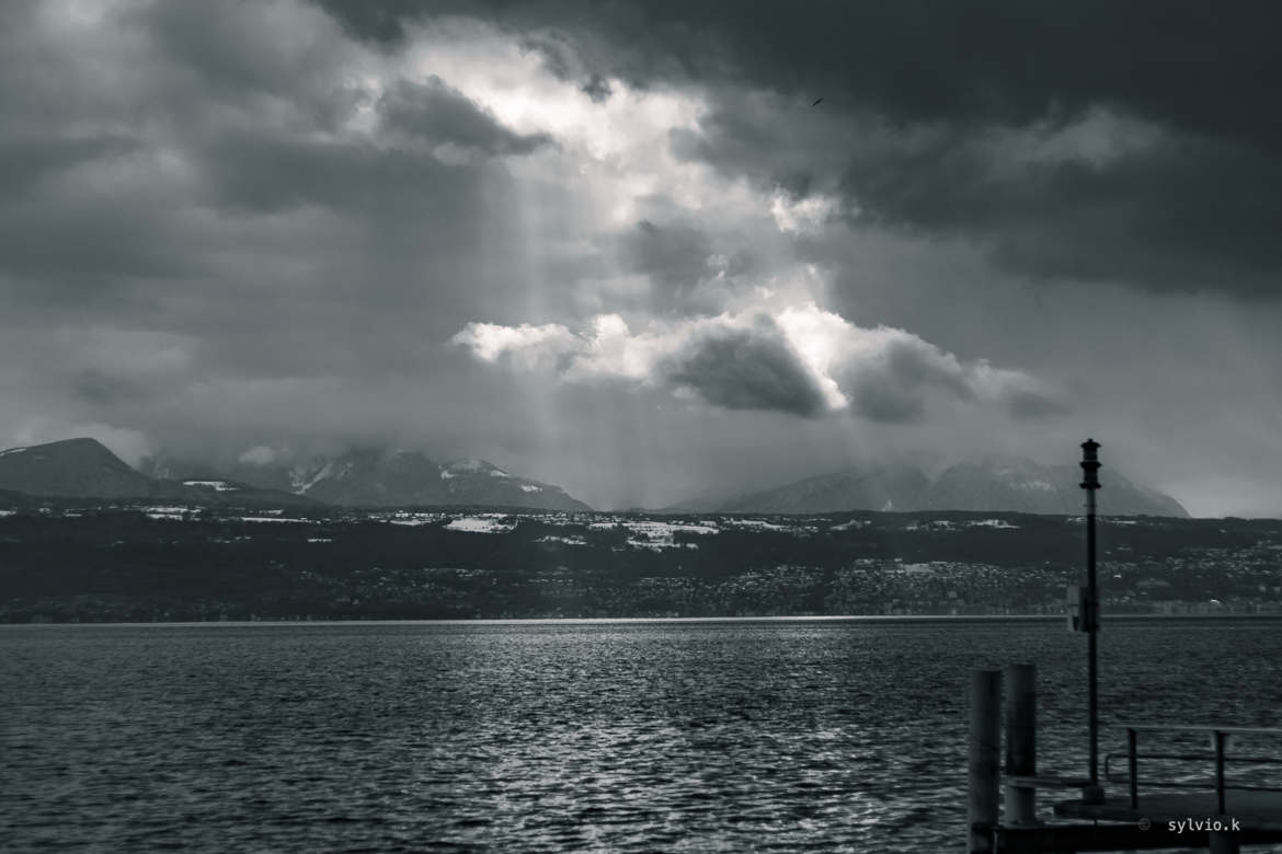 La lumière dans la tempête