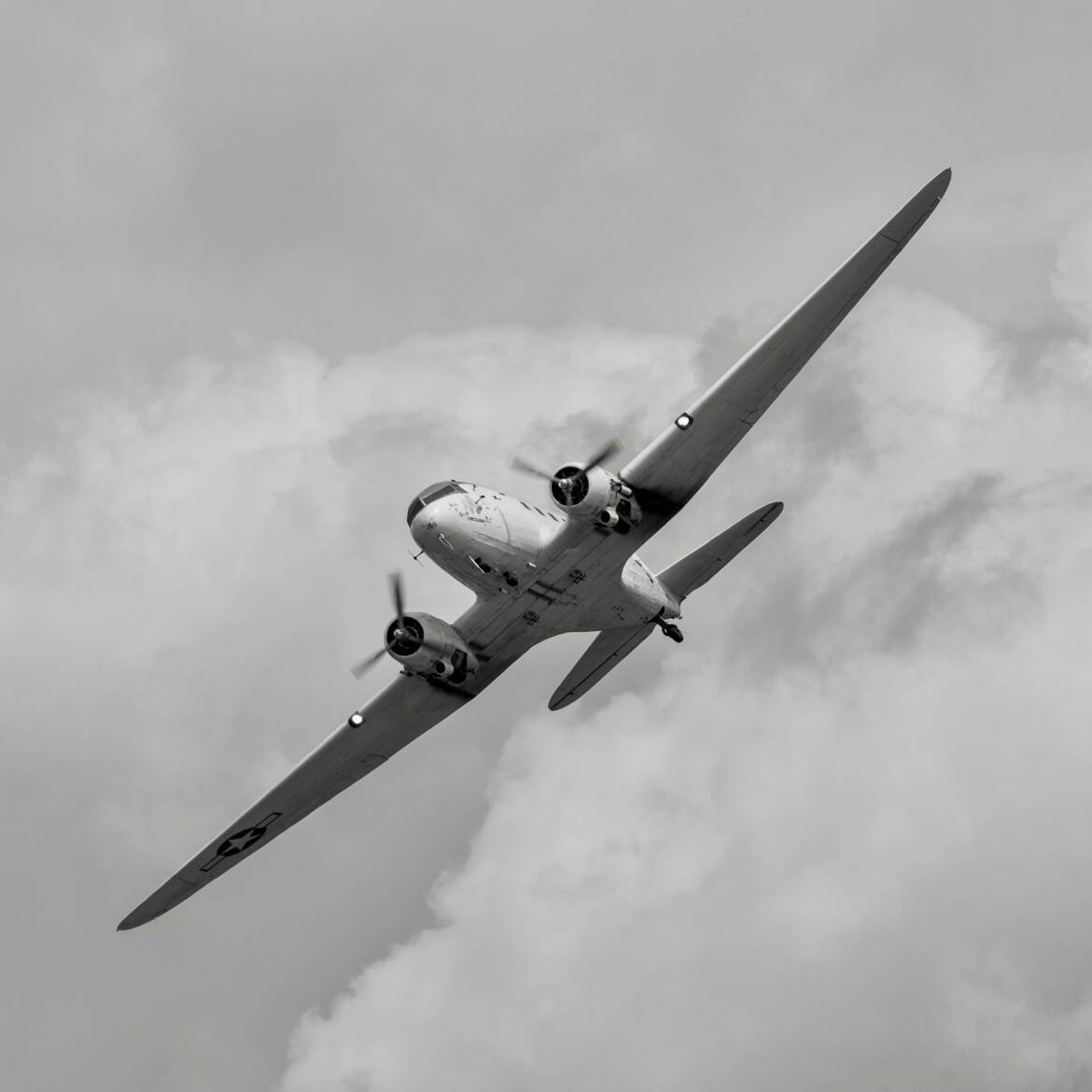 DC 3 à la Ferté Alais