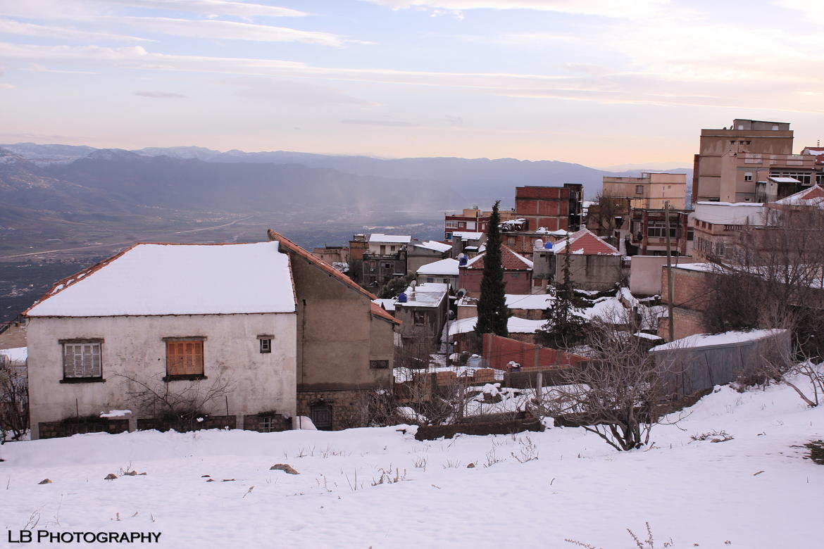 Village sous le neige