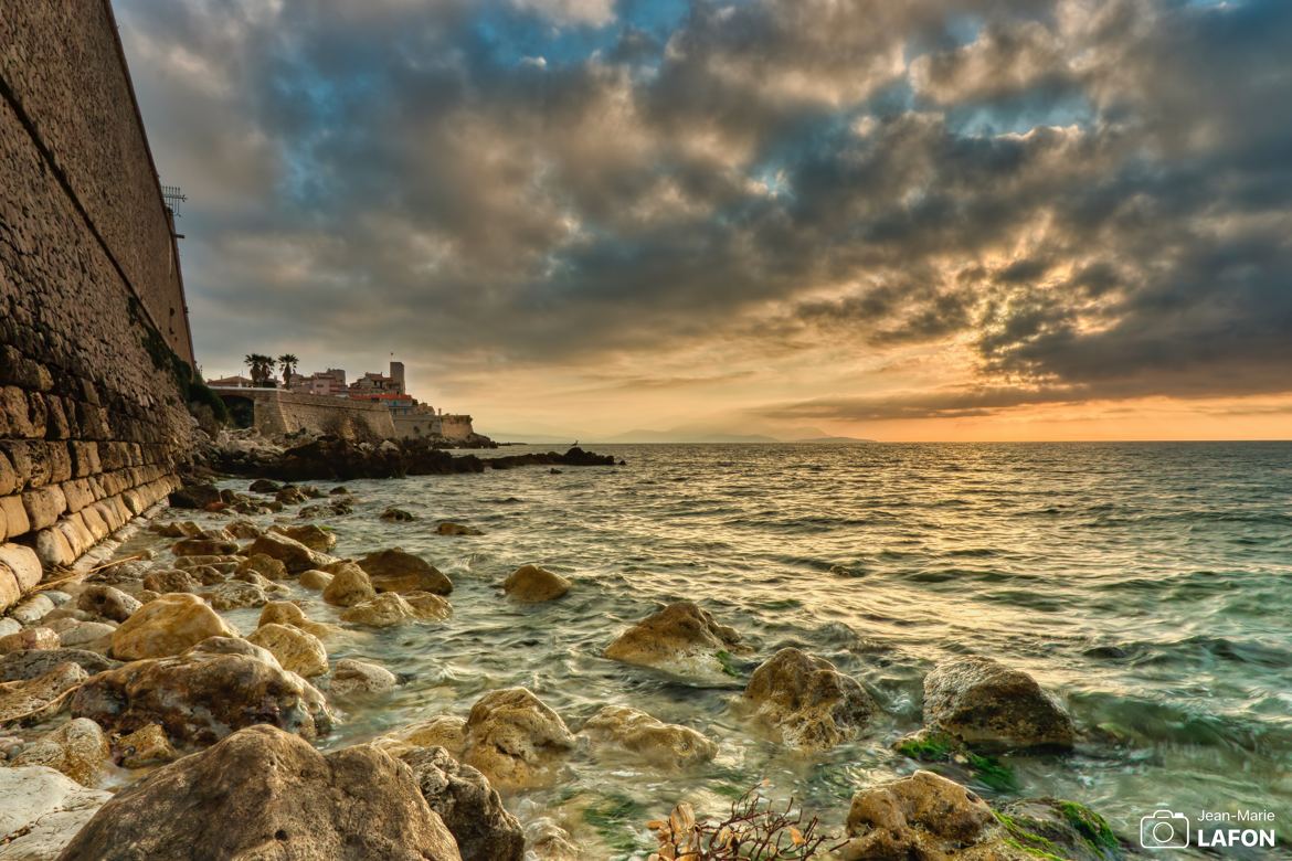 Antibes à l'aube