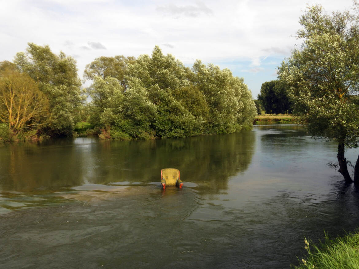 fauteuil dans un lit
