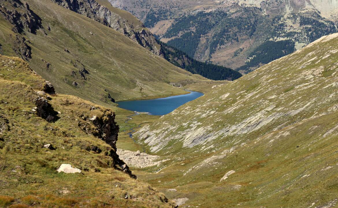 Le lac Égorgéou 2394m vu en descendant du lac Foréant