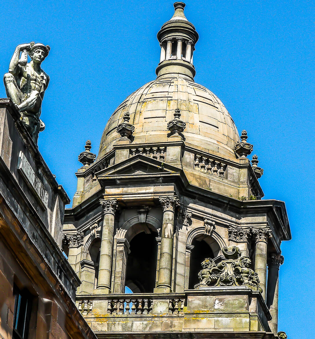 Architecture de cette coupole de l'hôtel de ville.