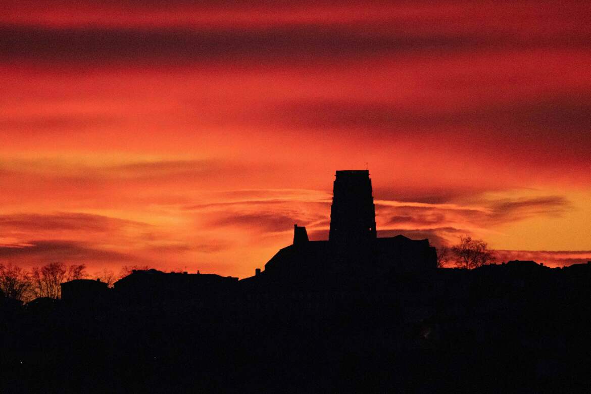 La ville s'éveille.