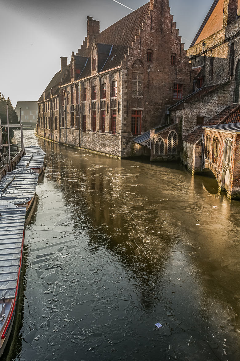 Bruges, les canaux, l'hiver