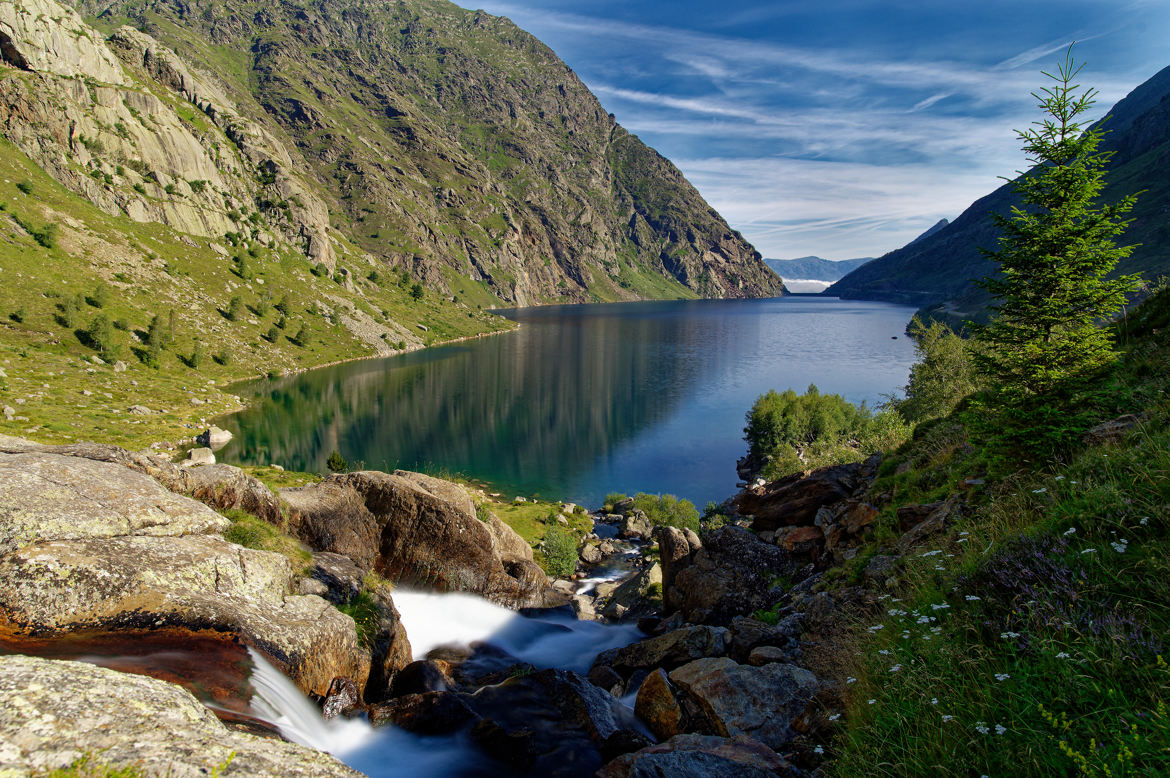 L'eau pure des lacs de montagne