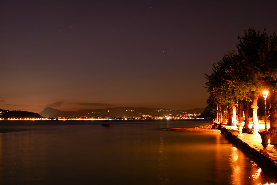 Nuit sur le lac