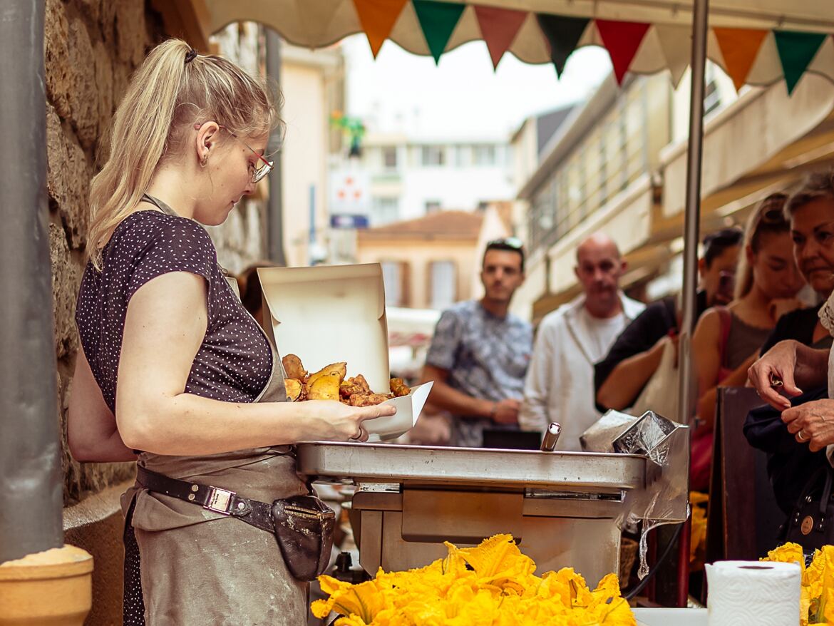 On fait la queue pour les beignets !