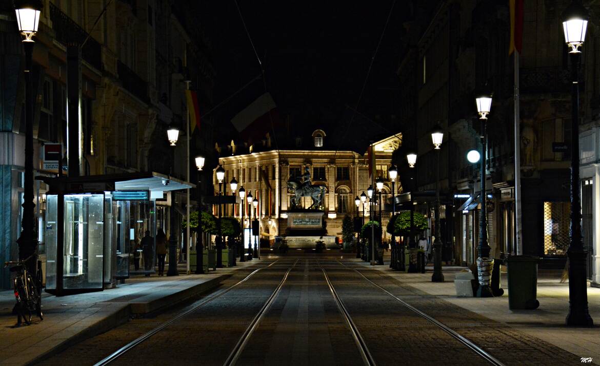 Rue de La république nocturne