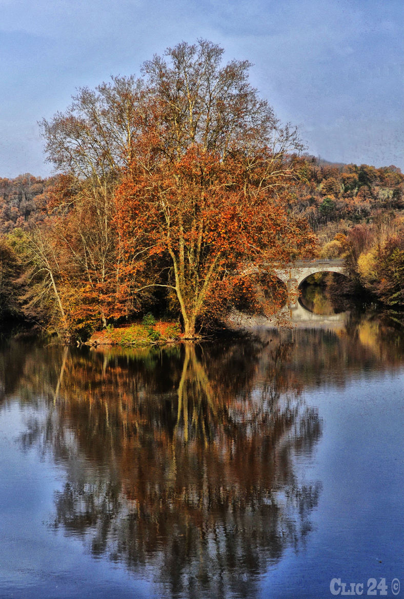 un jour d'automne sur le canal