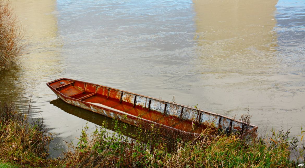 Barque et tours fantômes.