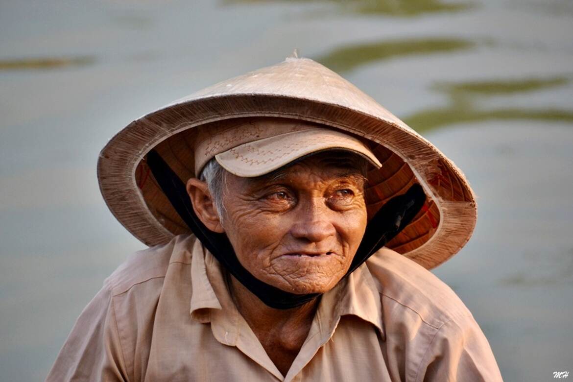 Coucher de soleil sur visage ridé