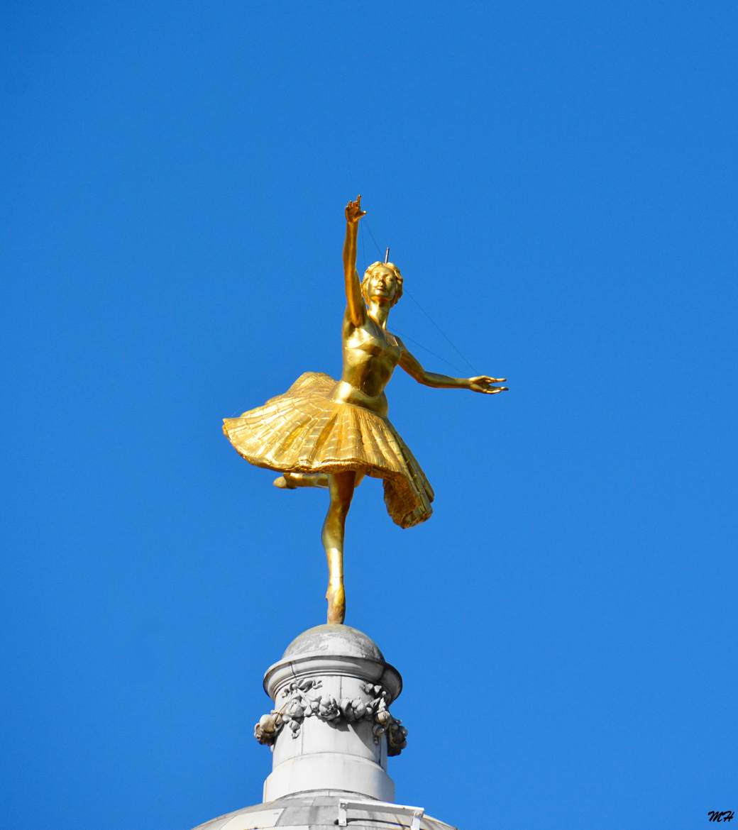 Danseuse dorée