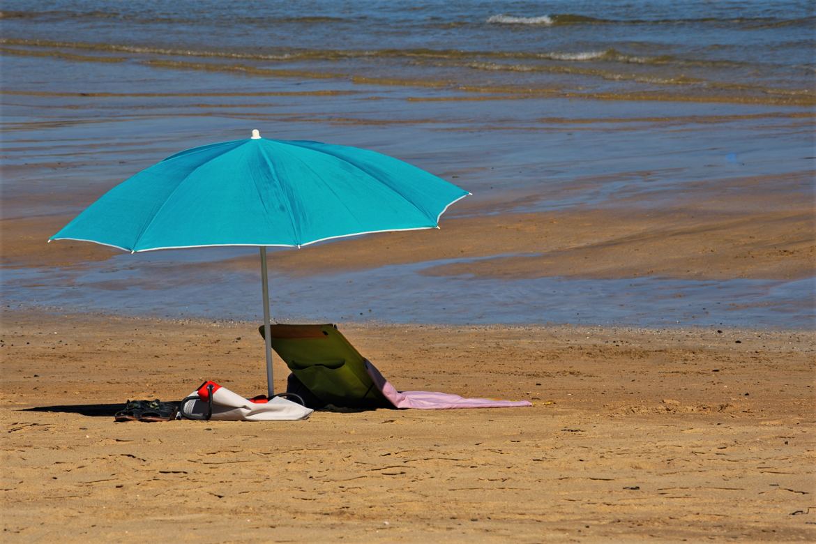 Le parasol bleu