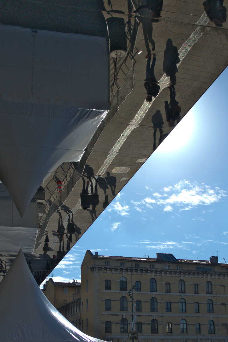 Miroir sur le vieux port