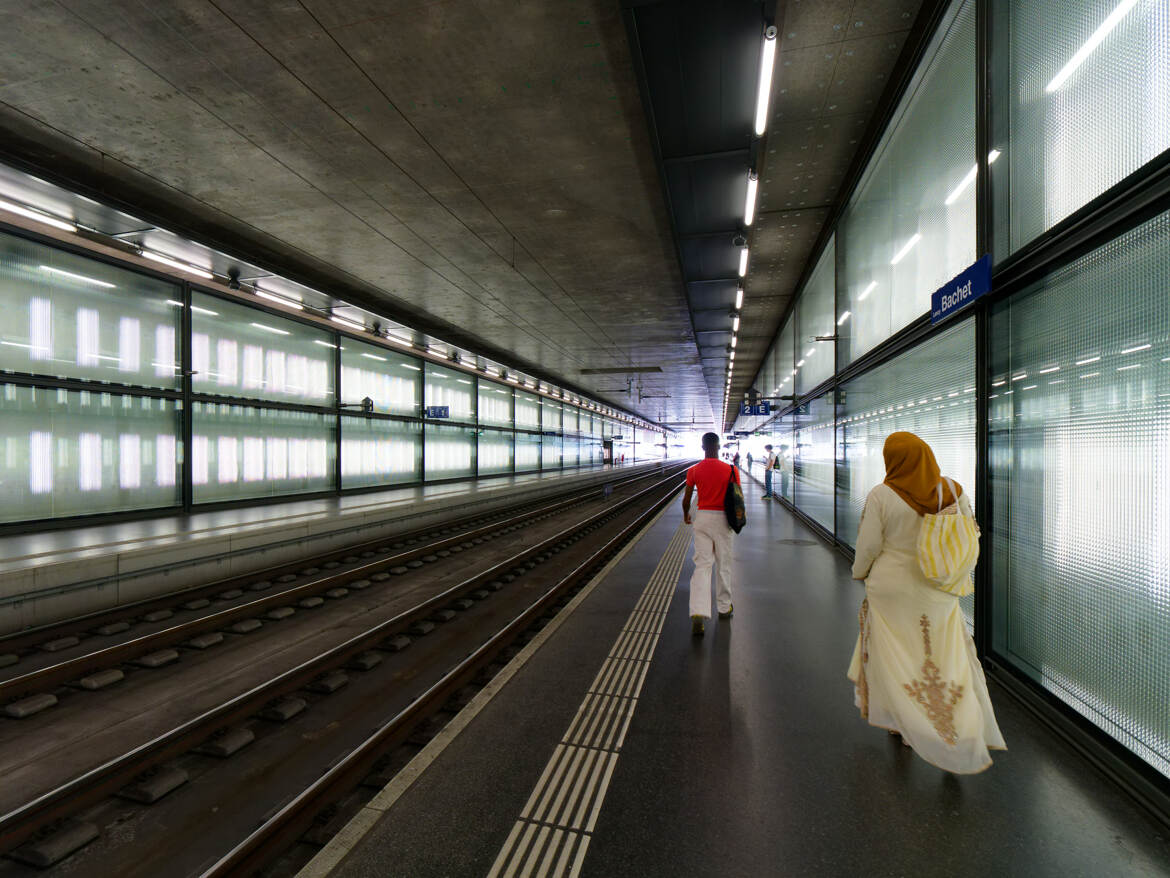 Vite, le train va arriver