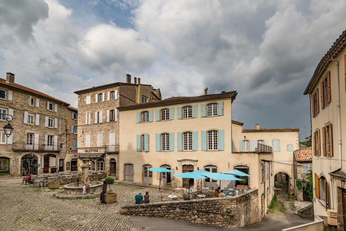 Joyeuse .... avant l'orage