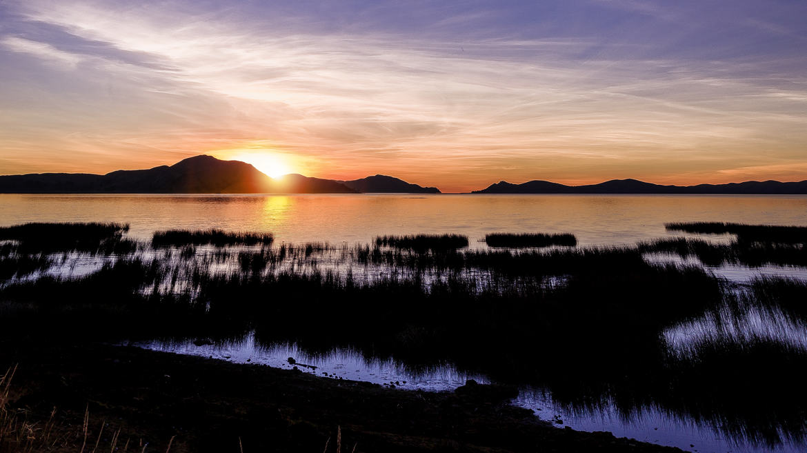 Crépuscule sur le lac