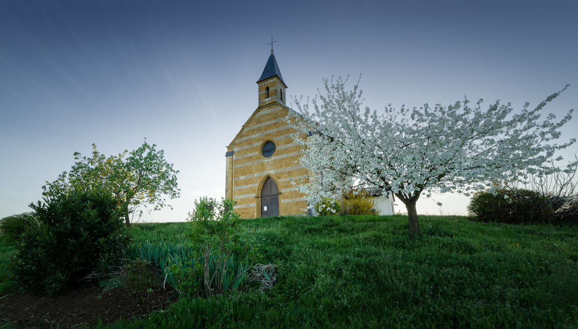 La chapelle au petit cerisier