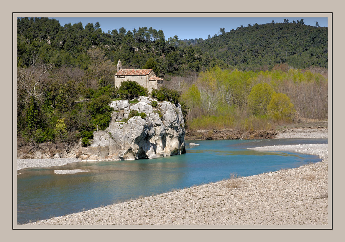 La petite chapelle gardienne de la Durance