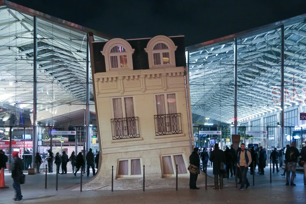 Devant la gare du Nord